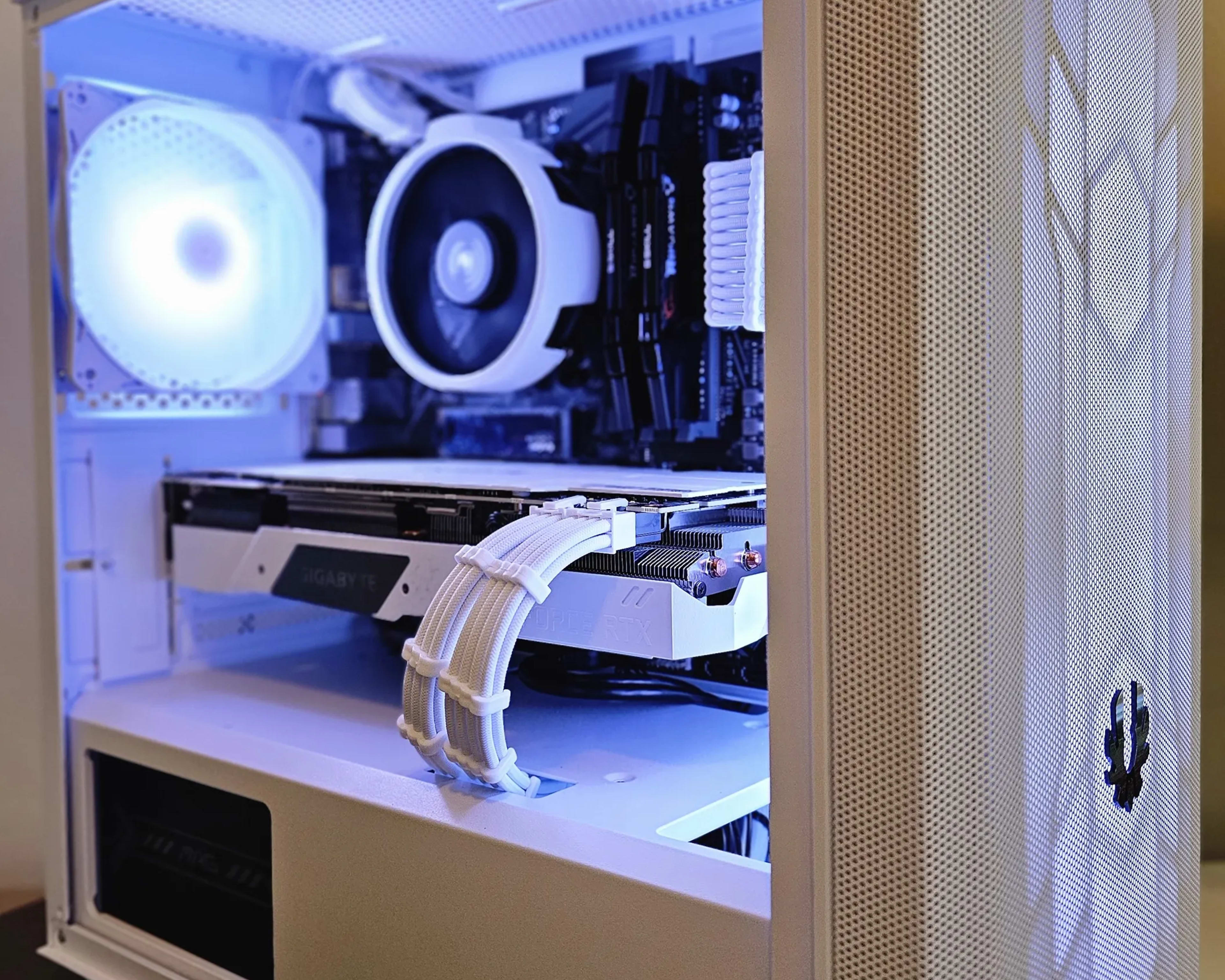 Super Clean White Gaming PC Nvidia RTX 2070 Super & Ryzen 5 4500 [6 cores and 12 threads].