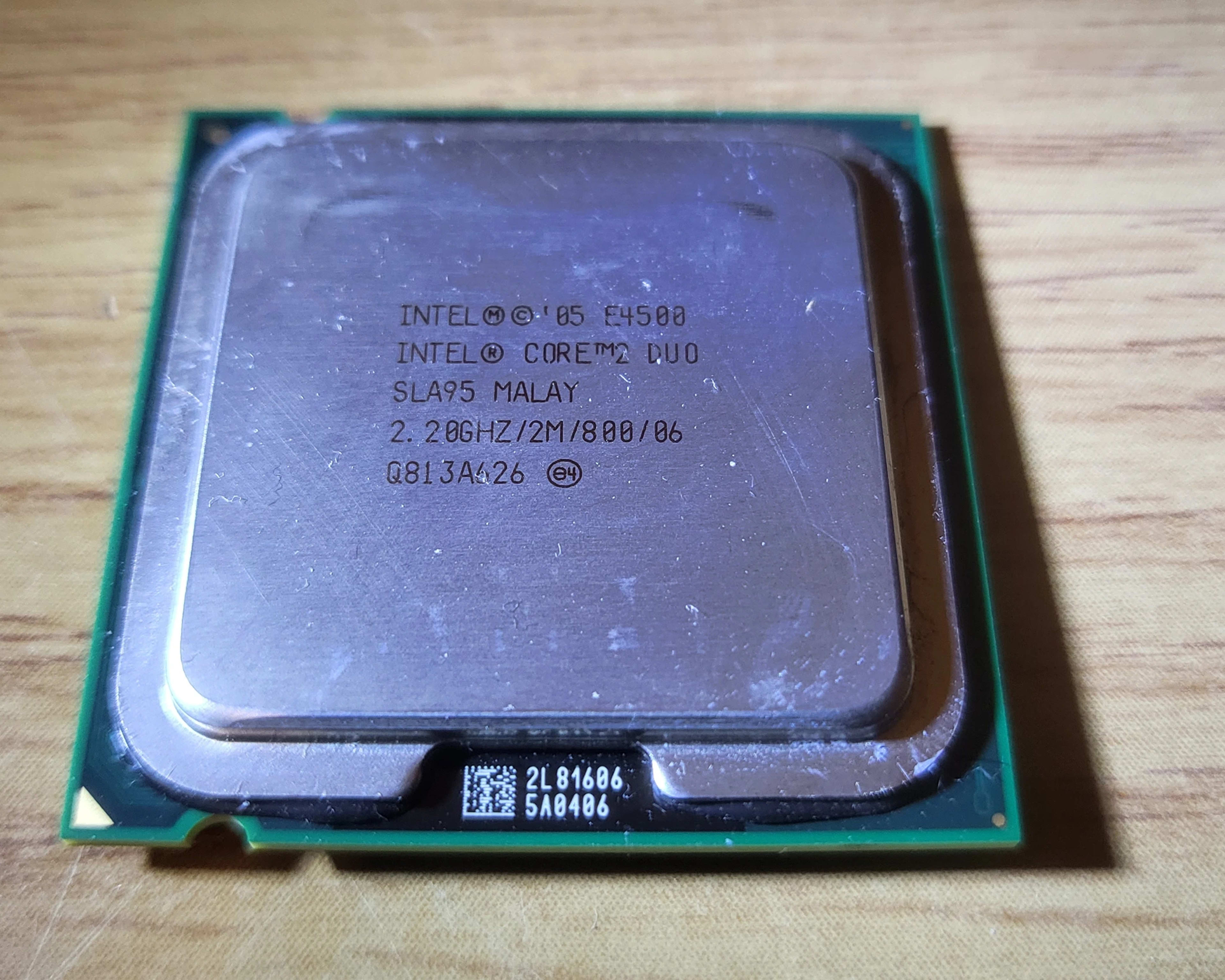 UNTESTED Intel Core 2 Duo E4500