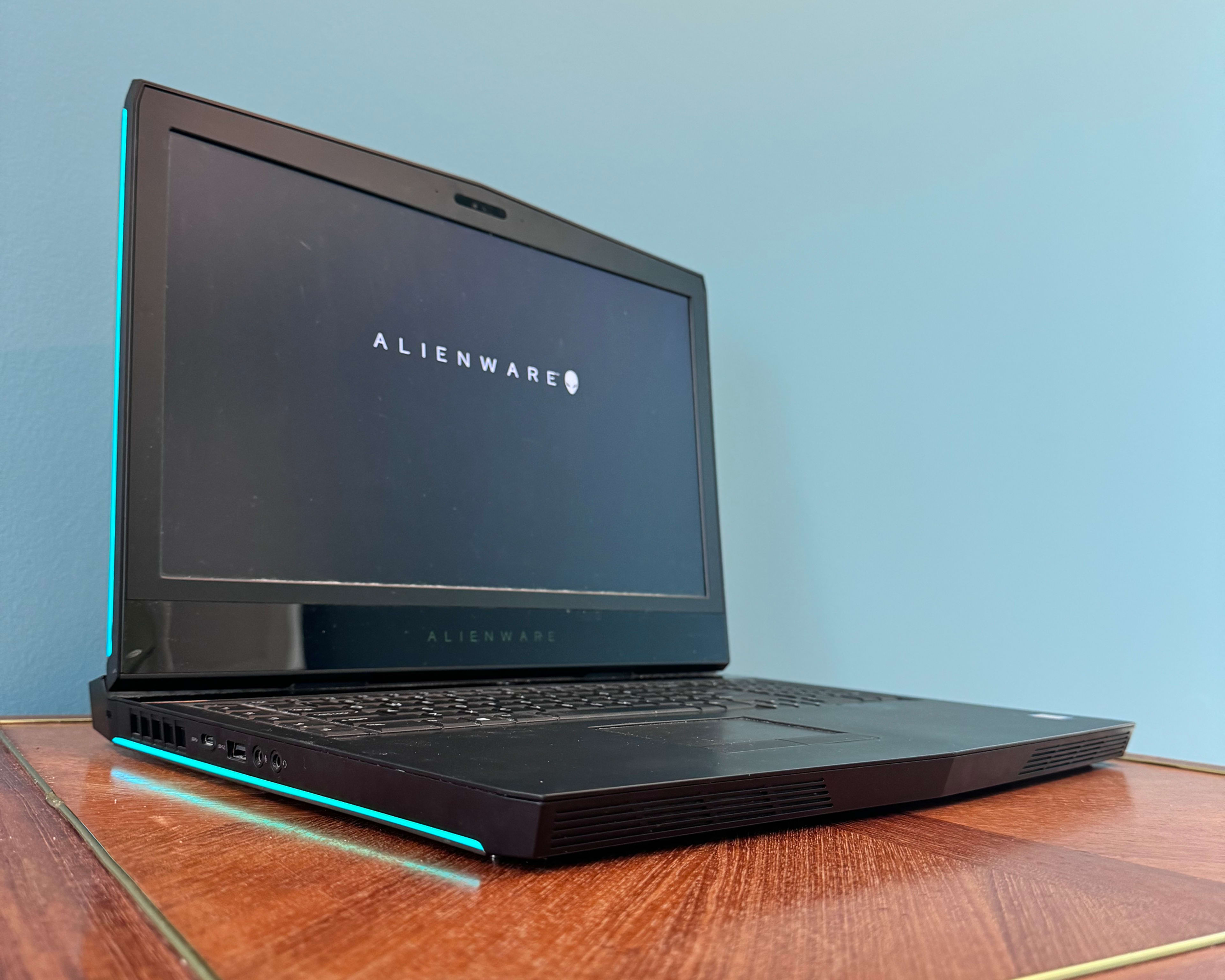 Alienware Laptop | GTX 1050 TI, Core i7, 8GB DDR4 Ram, 150GB SSD, 1080p 60hz