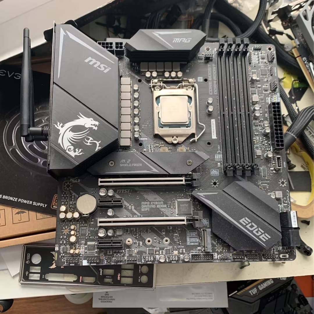 Intel i7-10700K and MSI MPG Z490-M Gaming Edge Wifi Intel i7-10700K and MSI MPG Z490-M Gaming Edge Wifi