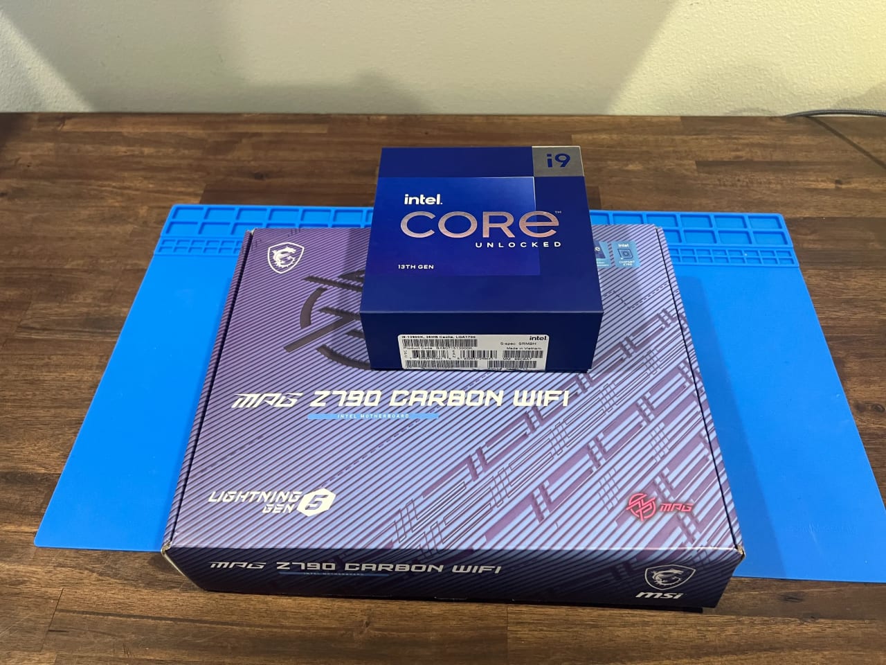 INTEL CORE I9-13900K W/ MSI MPG Z790 CARBON WIFI and INTEL