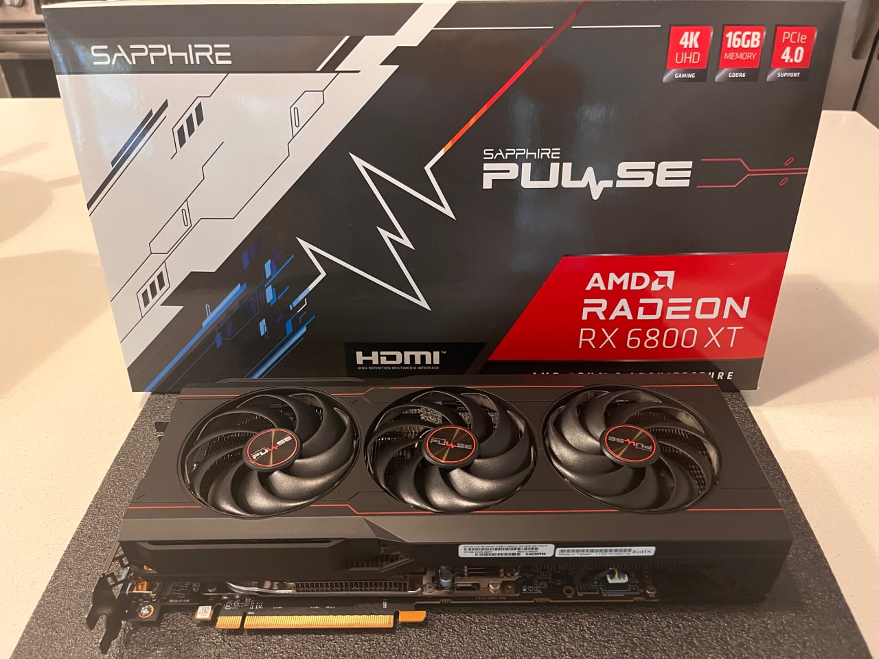 Sapphire Radeon RX 6800 XT 16 GB PULSE Video Card