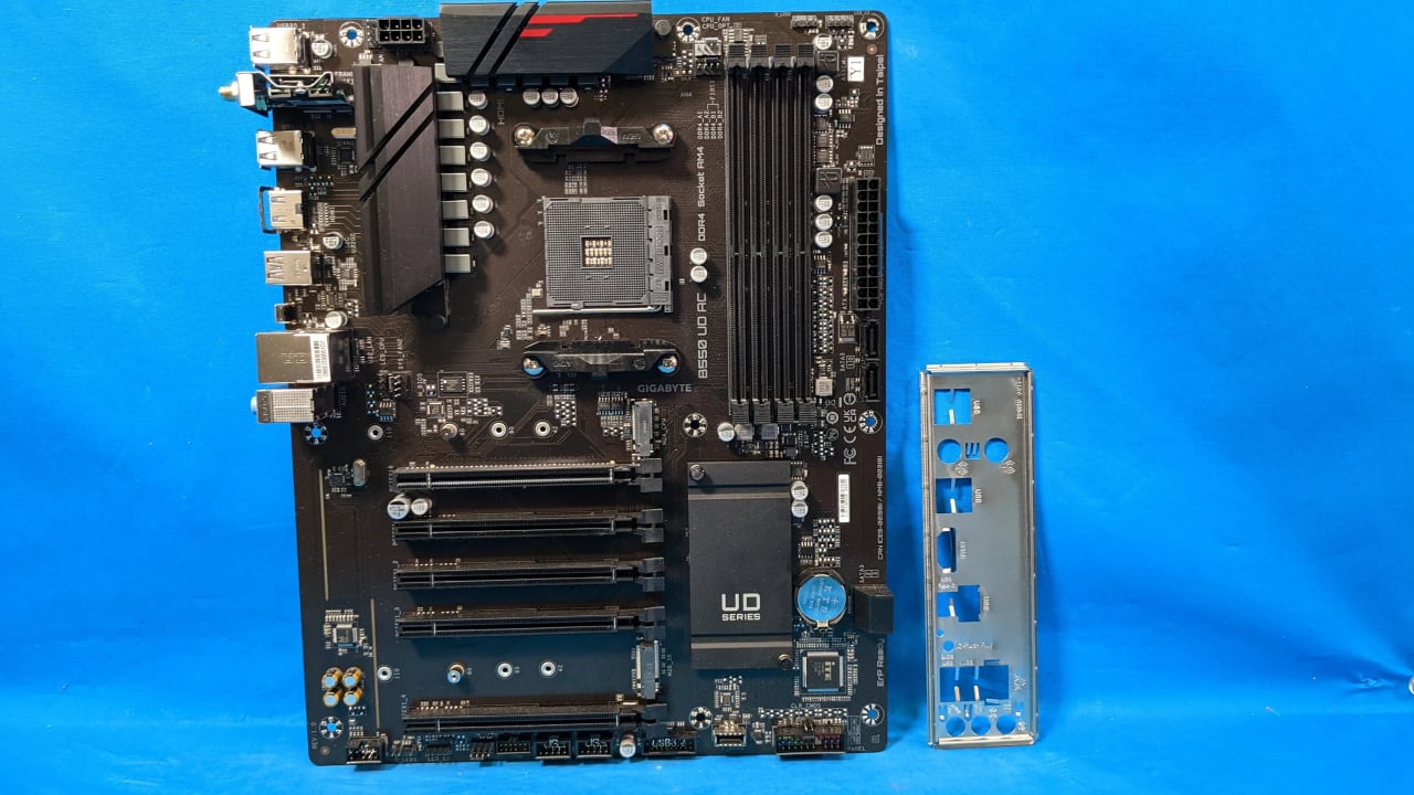 Gigabyte B550 UD AC Y1 WIFI AM4 DDR4 ATX Socket AMD SATA Motherboards [No  I/O]