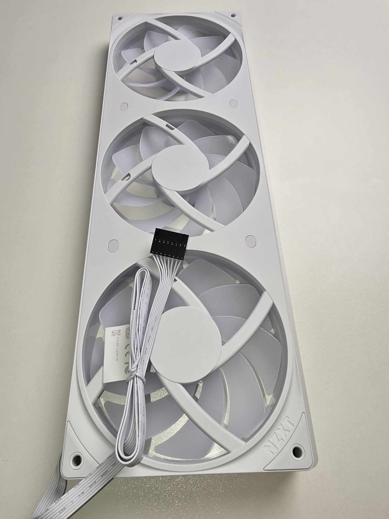 NZXT F360 RGB Core 360mm Single-Frame Fan Unit with 3 x NZXT F360 RGB Core 360mm Single-Frame Fan Unit with 3 x