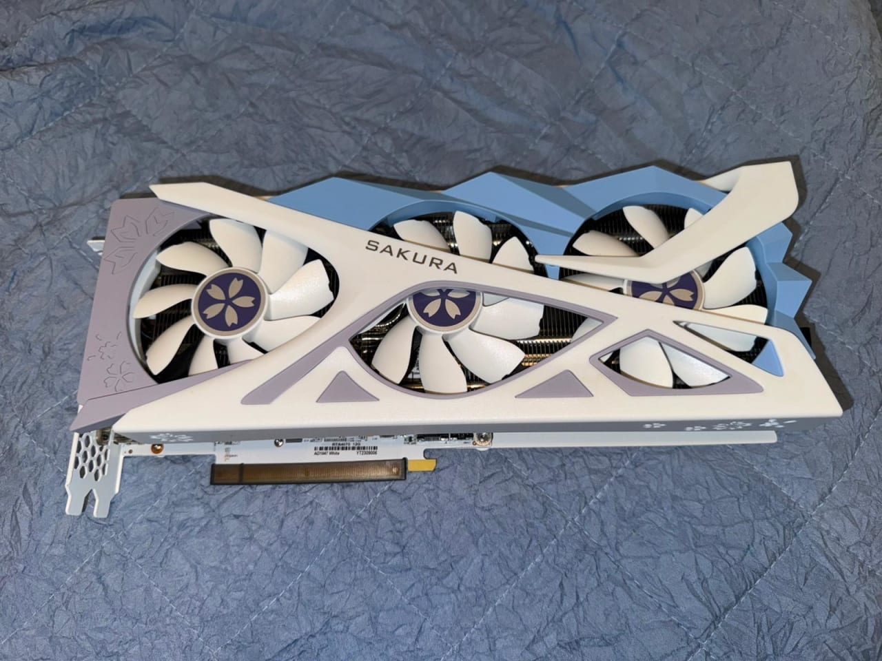 Yeston Sakura GeForce RTX 4070 12GB GDDR6X GAMING GPU | Jawa Yeston Sakura GeForce RTX 4070 12GB GDDR6X GAMING GPU | Jawa