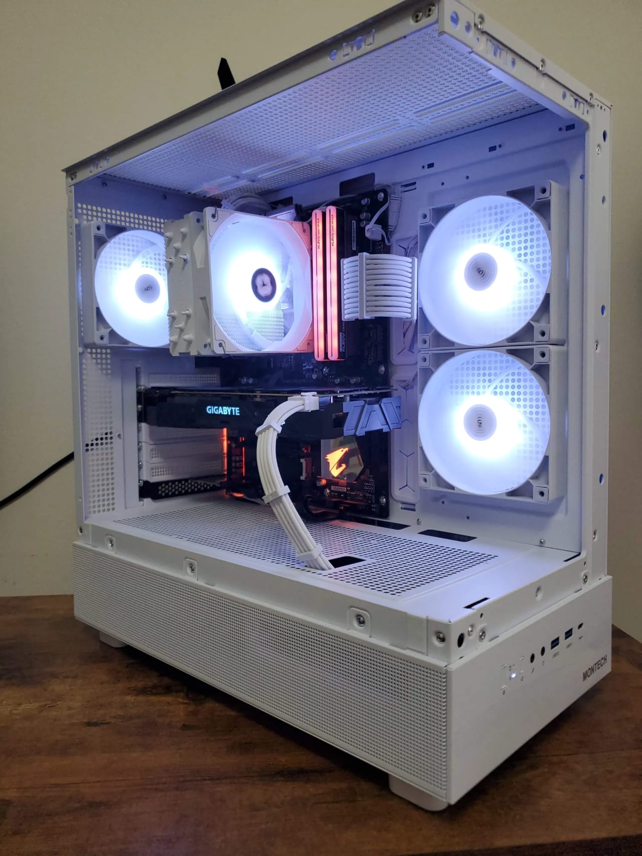 White Gaming PC | GTX 1080 | Ryzen 5 | 16GB DDR4 3600 RGB White Gaming PC | GTX 1080 | Ryzen 5 | 16GB DDR4 3600 RGB