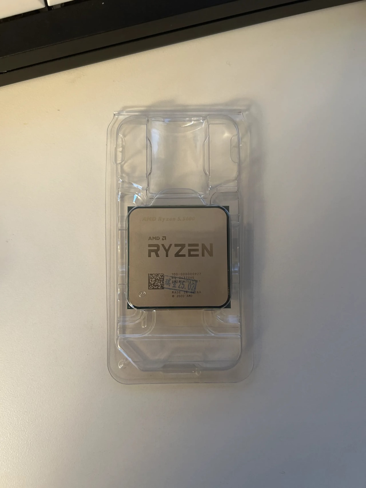 AMD Ryzen 5 5600 CPU 本体 new Buy the AMD Ryzen 5 5600 CPU 6 Core / 12 Thread - Max Boost