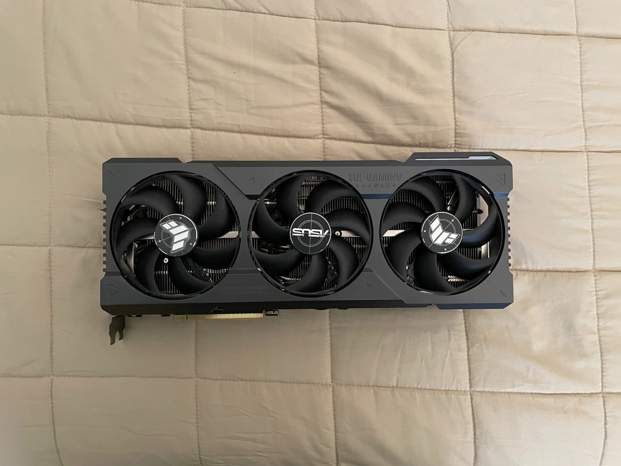 ASUS TUF Gaming GeForce RTX 4080 OC 16GB GDDR6X Graphics ASUS TUF Gaming GeForce RTX 4080 OC 16GB GDDR6X Graphics