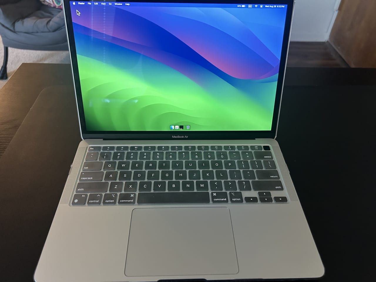 Macbook Air M1 13 in Silver, 8GB RAM, SSd 256GB | Jawa Macbook Air M1 13 in Silver, 8GB RAM, SSd 256GB | Jawa