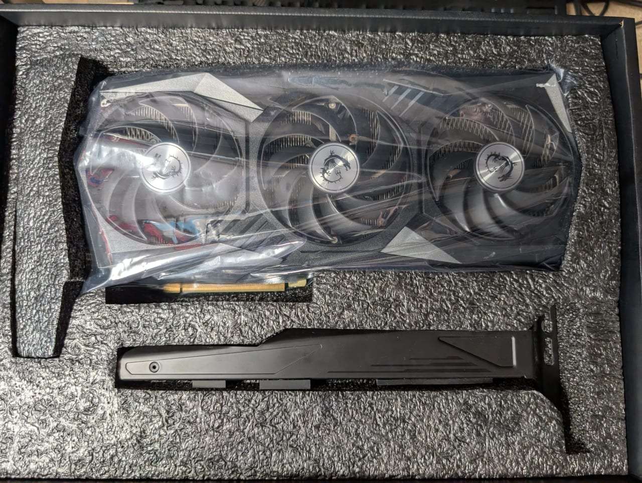 MSI NVIDIA GeForce RTX 3080 GAMING Z TRIO Triple-Fan 10GB MSI NVIDIA GeForce RTX 3080 GAMING Z TRIO Triple-Fan 10GB