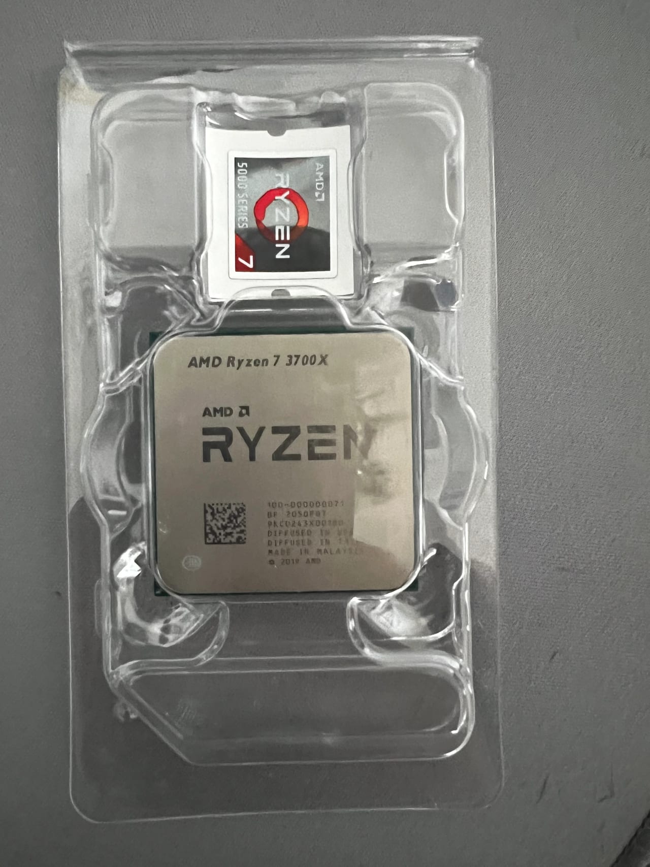 AMD Ryzen 7 3700x 3.6 GHz + Wraith Prism RGB Cooler | Jawa