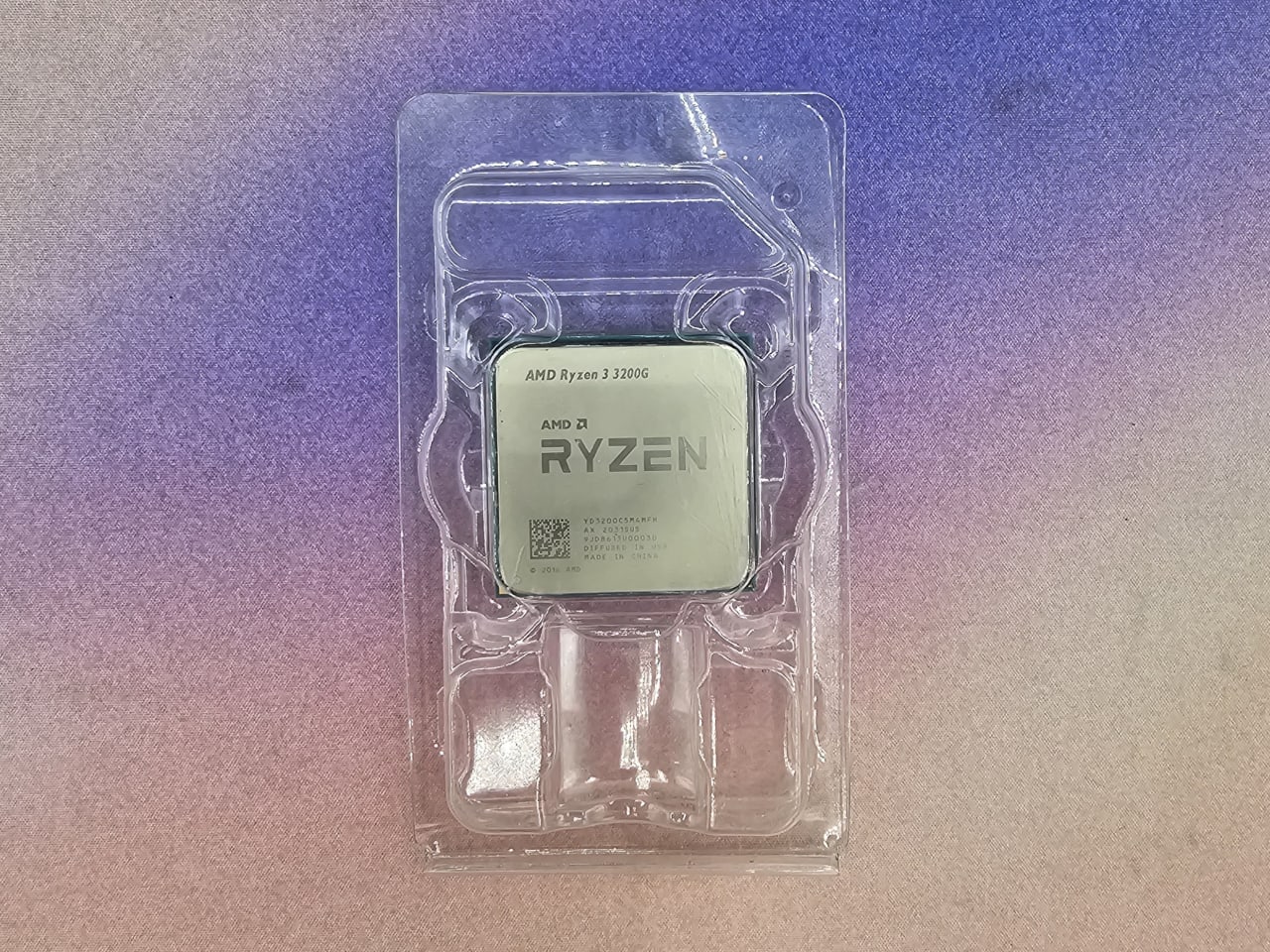 AMD Ryzen3 3200G CPU 箱あり Amazon | AMD Ryzen 3 3200G with Wraith Stealth cooler 3.6GHz