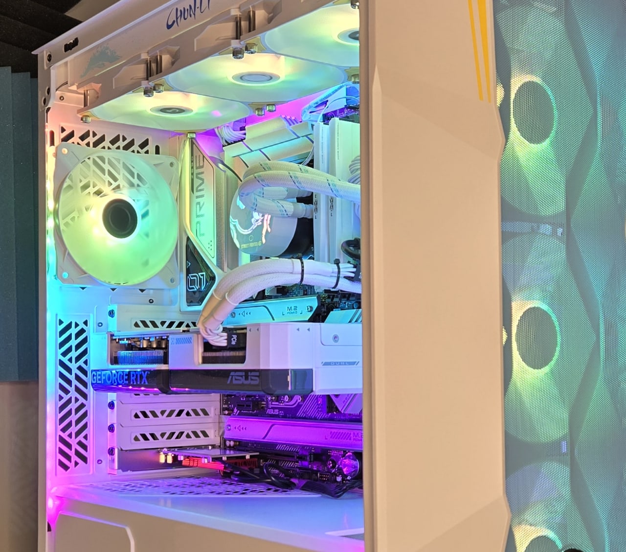 Ryzen5 RTX4060Ti 白色 小型のかわいいPC 自作 Ryzen5 RTX4060Ti 白色 小型のかわいいPC 自作 Ryzen5 RTX4060Ti