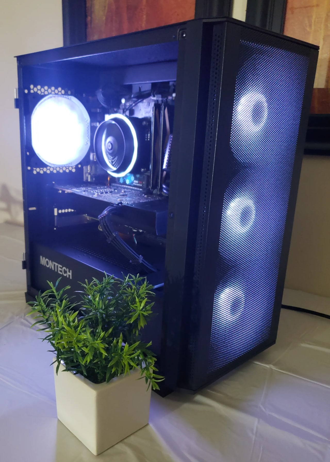 Gaming PC - Custom RGB - i5-9400F + GTX 1070 (8GB) + 2x8 Gaming PC - Custom RGB - i5-9400F + GTX 1070 (8GB) + 2x8