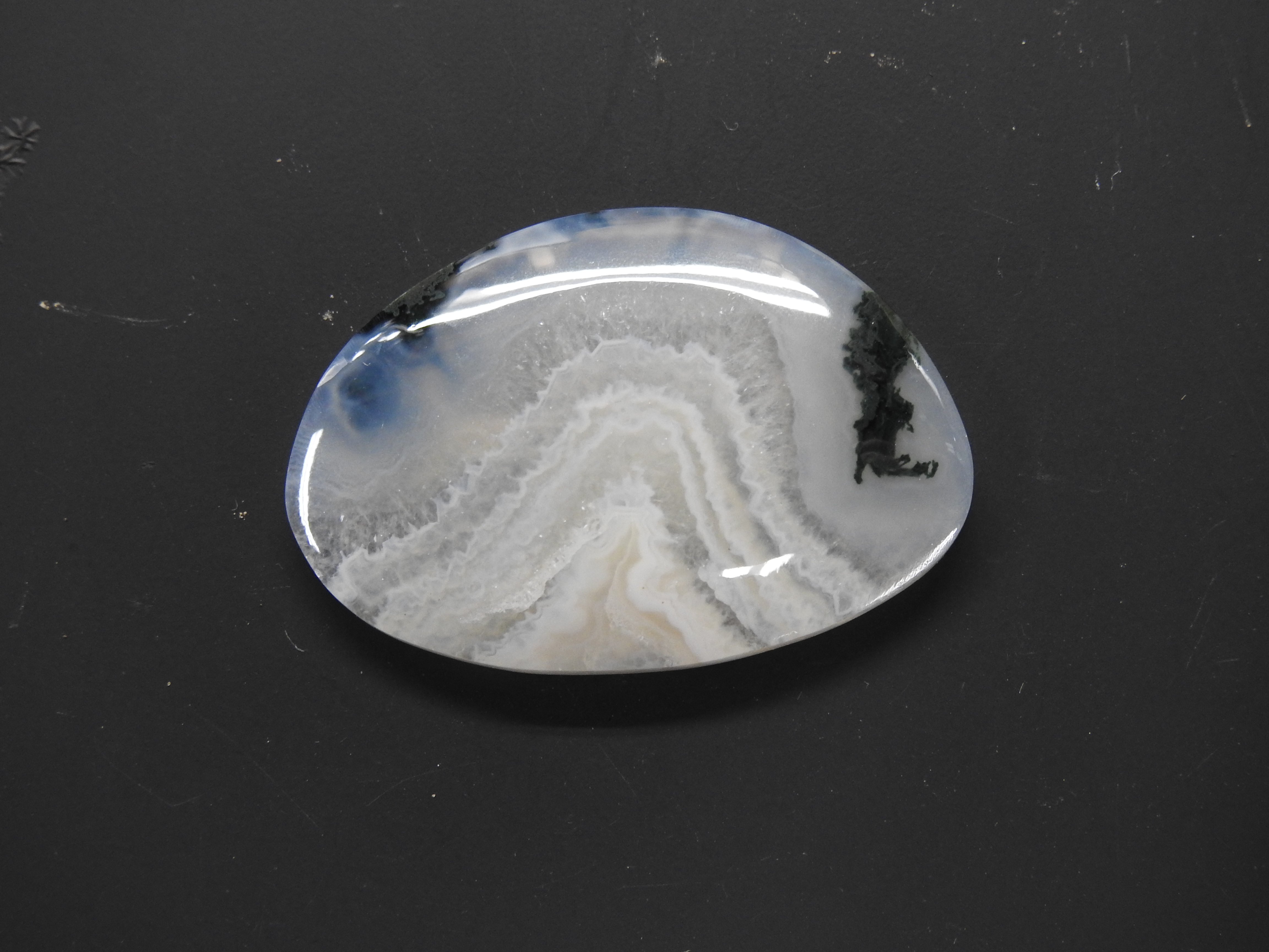 Valley View Thunderegg Core Cabochon