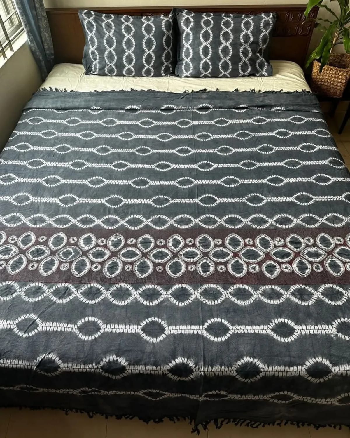 Graphite Chain Link Shibori Bed Cover Set
