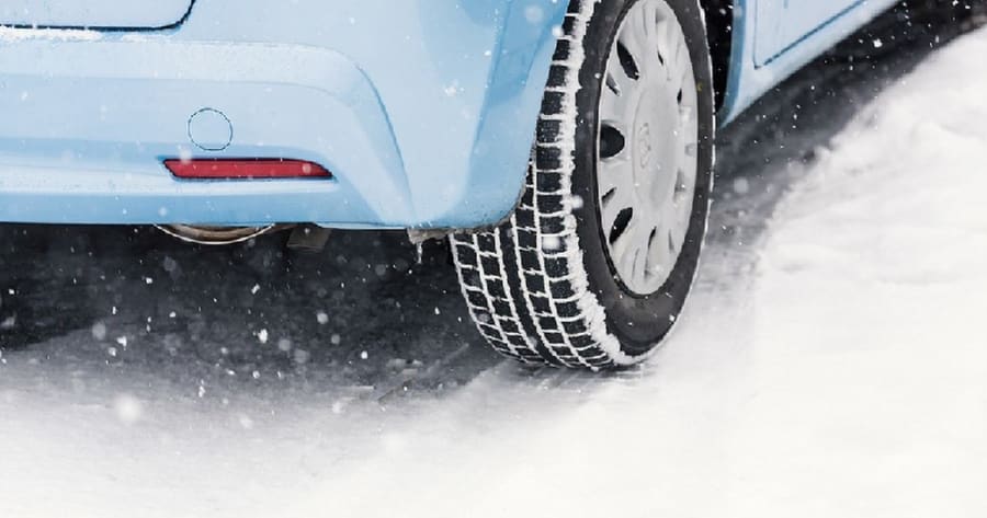 雪道での自動車の安全運転のために実行すべき３つのこと