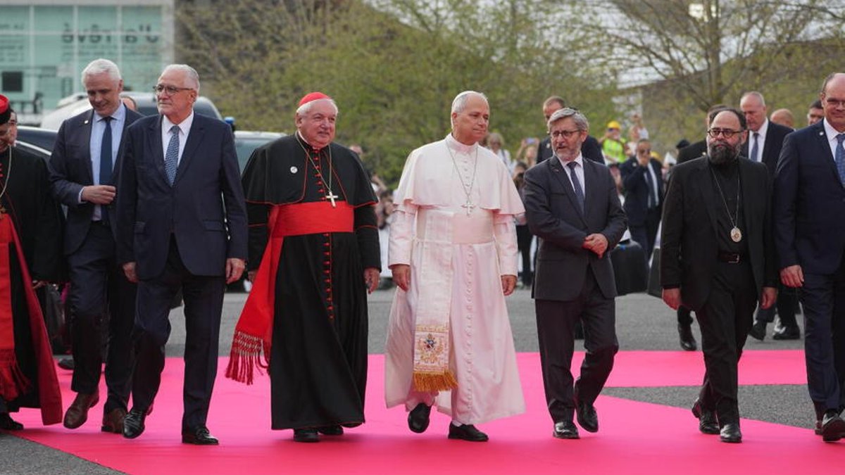 Pope Calls French Religious Leaders to Preach Peace - pope peace call