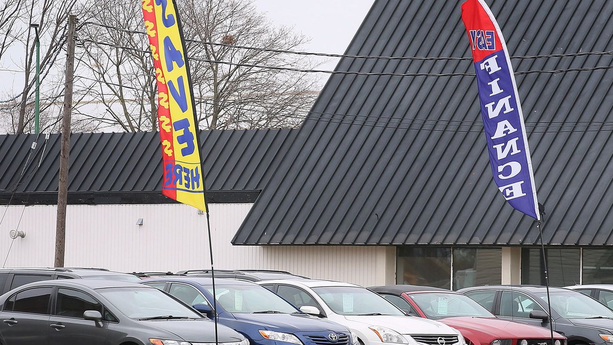 Canadian used-car prices drop as vehicles stay on market longer - used-car prices