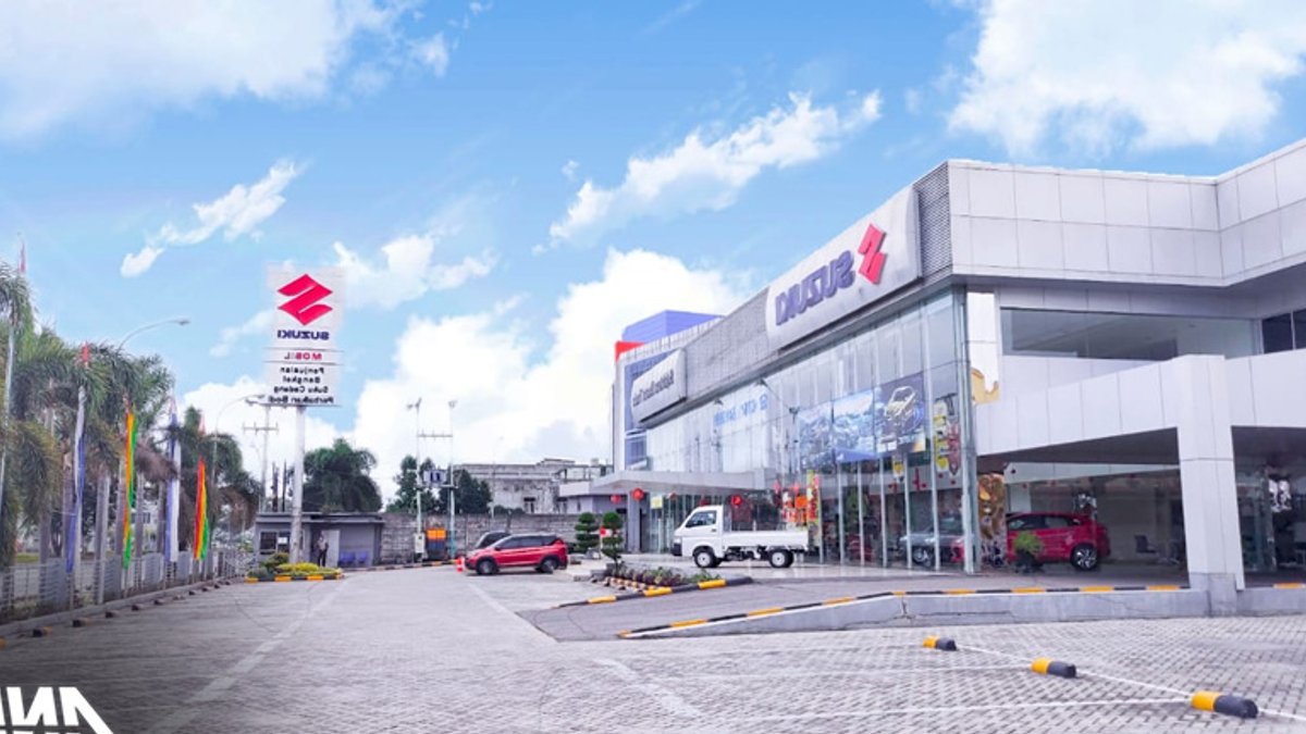 Car Dealerships Remain Vital in Digital Age Car Dealerships Remain Vital in Digital Age - car dealerships