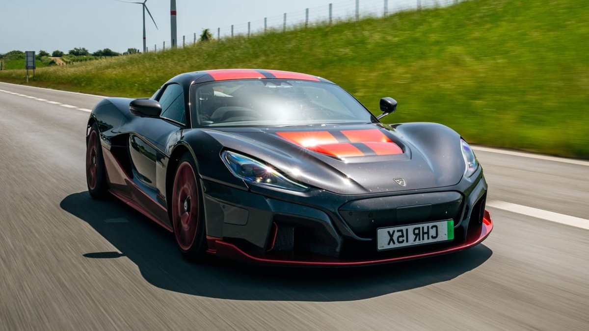 Explorer drives hypercar to Europe’s last hidden point Explorer drives hypercar to Europe’s last hidden point - hypercar exploration