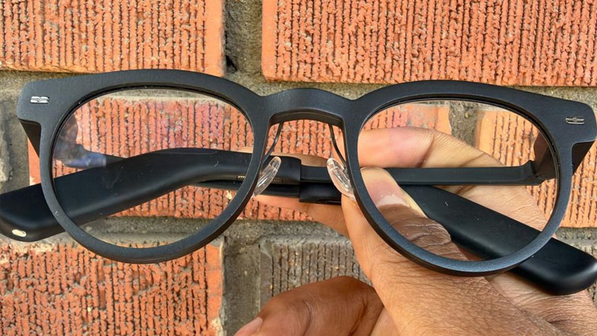 Smart Glasses Without Camera Focus on Privacy and AI