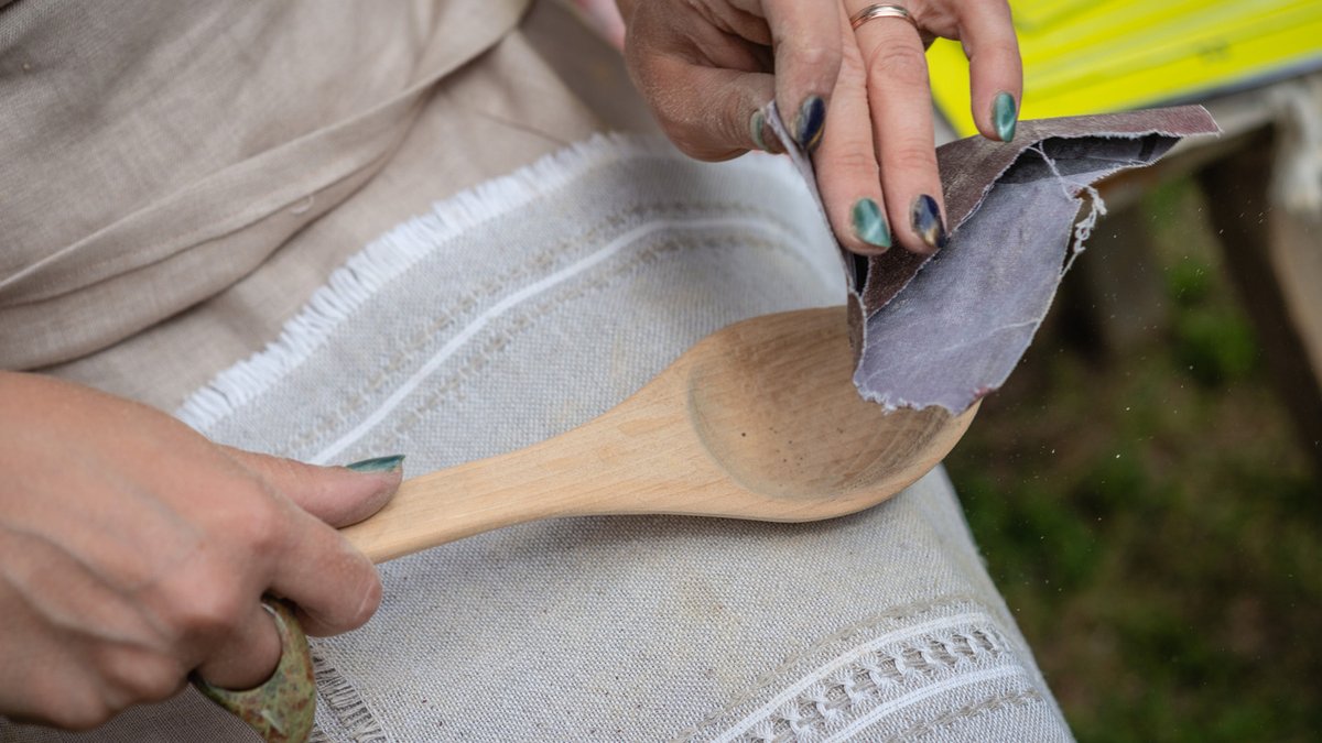 DIY Project Transforms Old Spatula into Wall Rack - diy wall rack