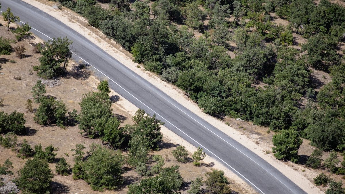 Karibib to Usakos road upgraded with German support Karibib to Usakos road upgraded with German support - karibib to usakos road