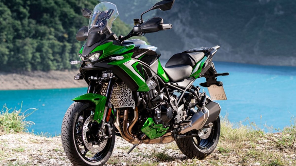 Kawasaki launches adventure-oriented Versys 900 Kawasaki launches adventure-oriented Versys 900 - adventure bike