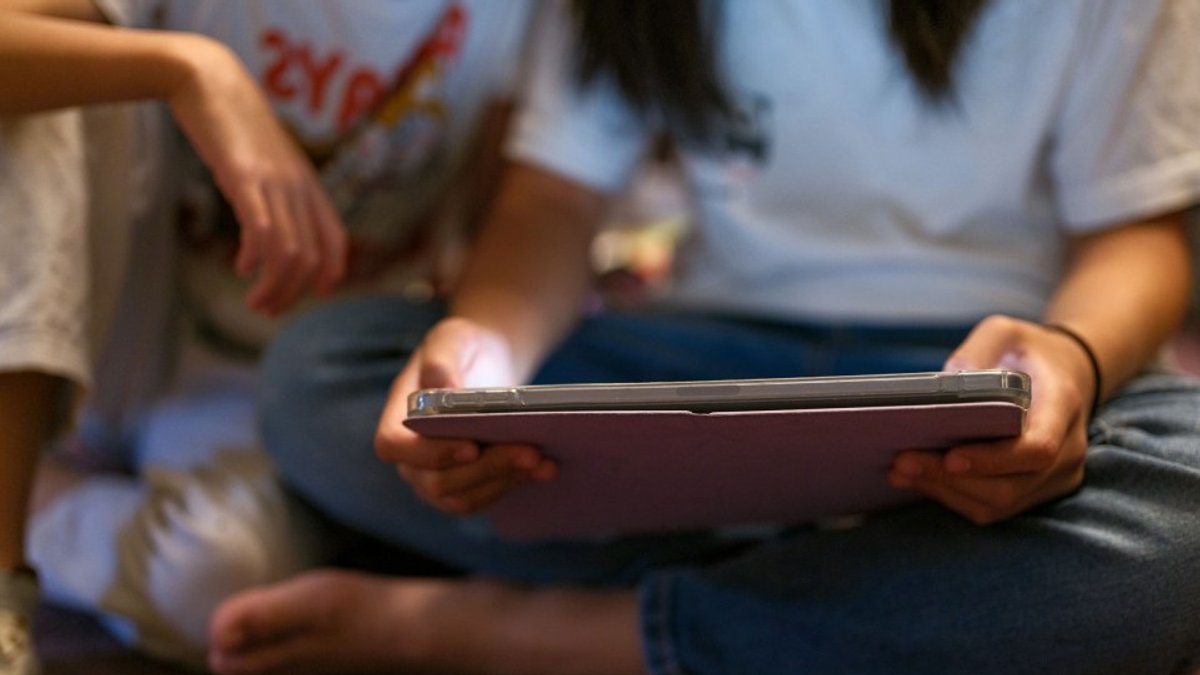 Kids evade social media age restrictions easily - social media