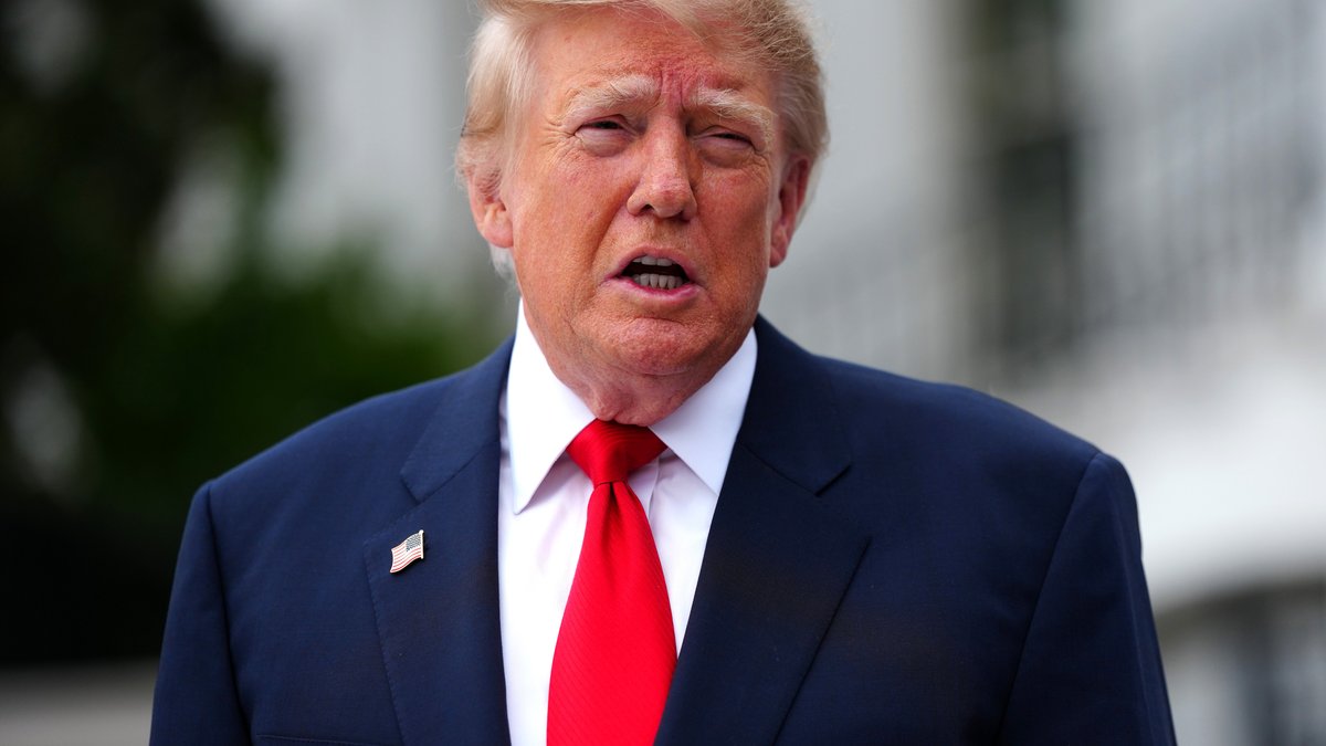 Trump's Sanctions Waiver Keeps Lukoil Stations Open Abroad Trump's Sanctions Waiver Keeps Lukoil Stations Open Abroad - sanctions waiver