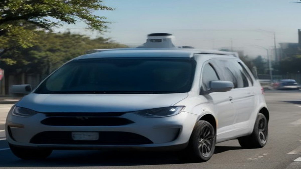Waymo to test self-driving taxis in Toronto