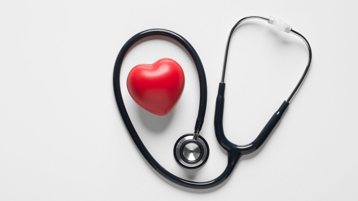Cardiologists lower step target for heart health Cardiologists lower step target for heart health - step target