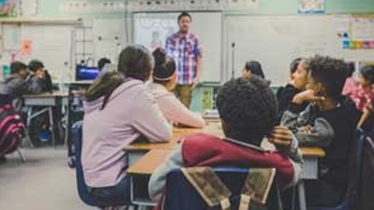 Philippines hires more school counselors