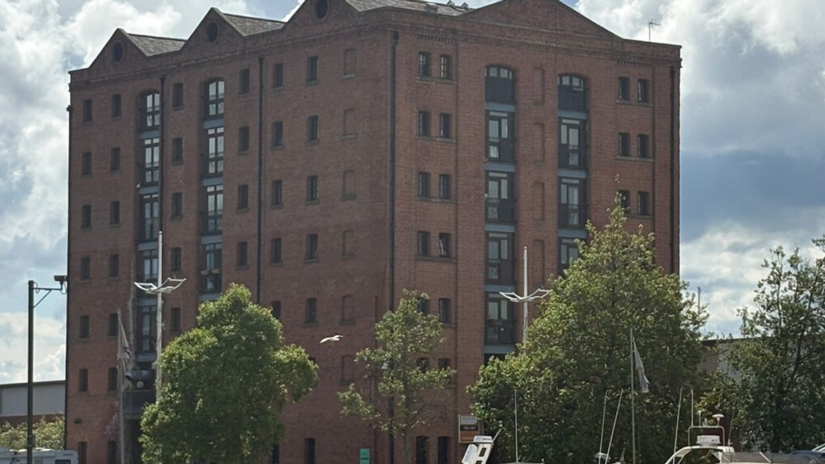 Hull leaseholders reclaim control of neglected historic apartment block - hull leaseholders