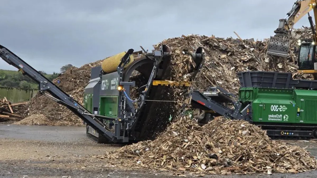 McCloskey Launches ES-200 Shredder for Efficient Recycling Operations McCloskey Launches ES-200 Shredder for Efficient Recycling Operations - shredder recycling