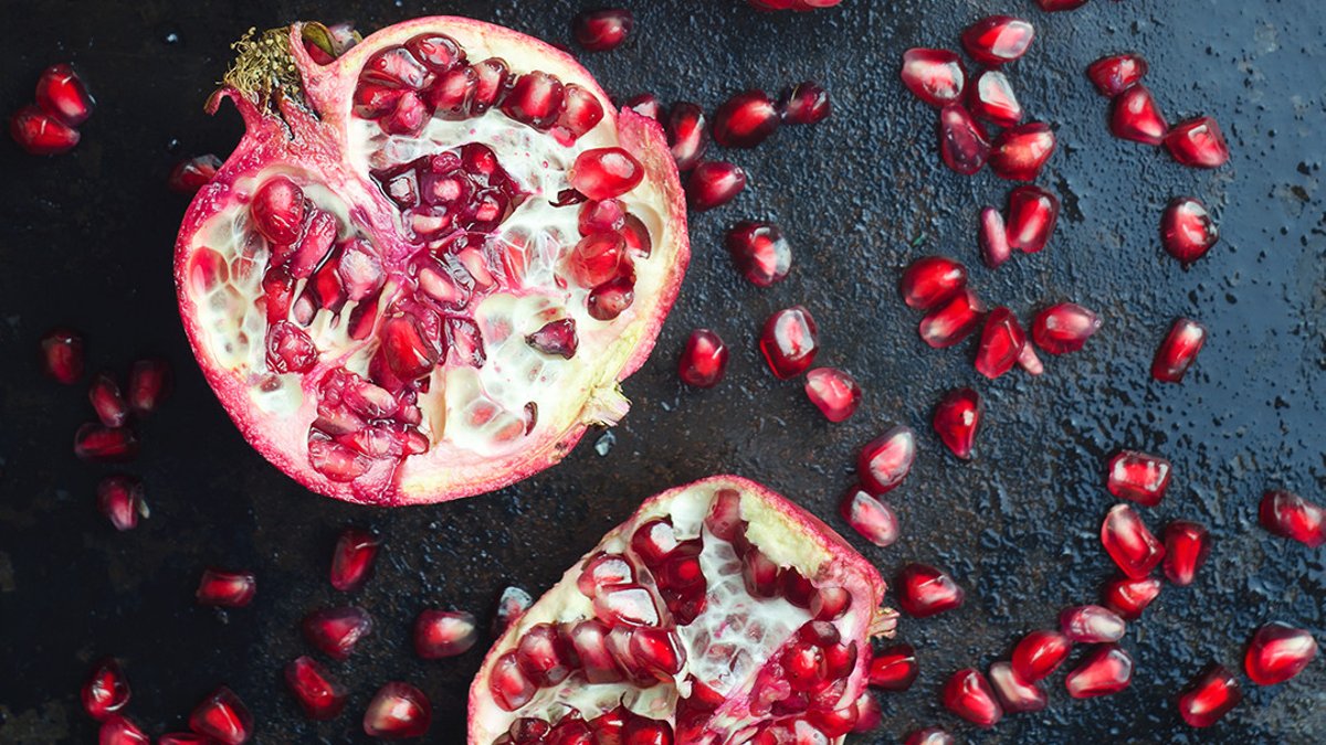 Pomegranate extract improves skin elasticity via gut microbes Pomegranate extract improves skin elasticity via gut microbes - pomegranate extract
