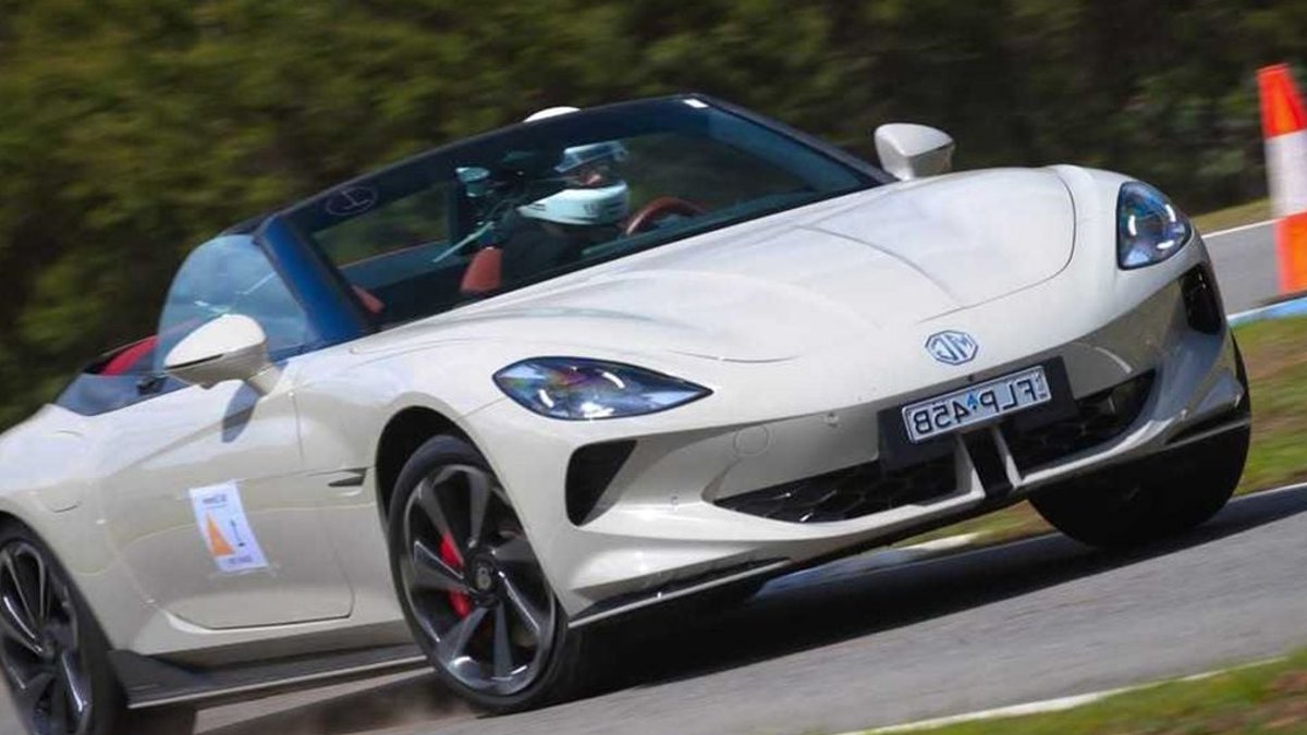 MG Cyberster Races Historic Hillclimb, Outpaces Classic MG Saloon - mg cyberster