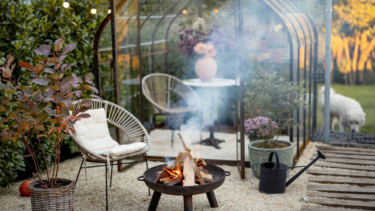 Garden bonfires harm wildlife and environment Garden bonfires harm wildlife and environment - garden bonfires