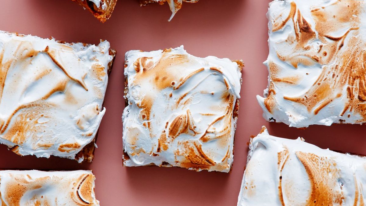 Bakers reimagine Italian tradition with toasted hazelnut blondies Bakers reimagine Italian tradition with toasted hazelnut blondies - toasted hazelnut blondies