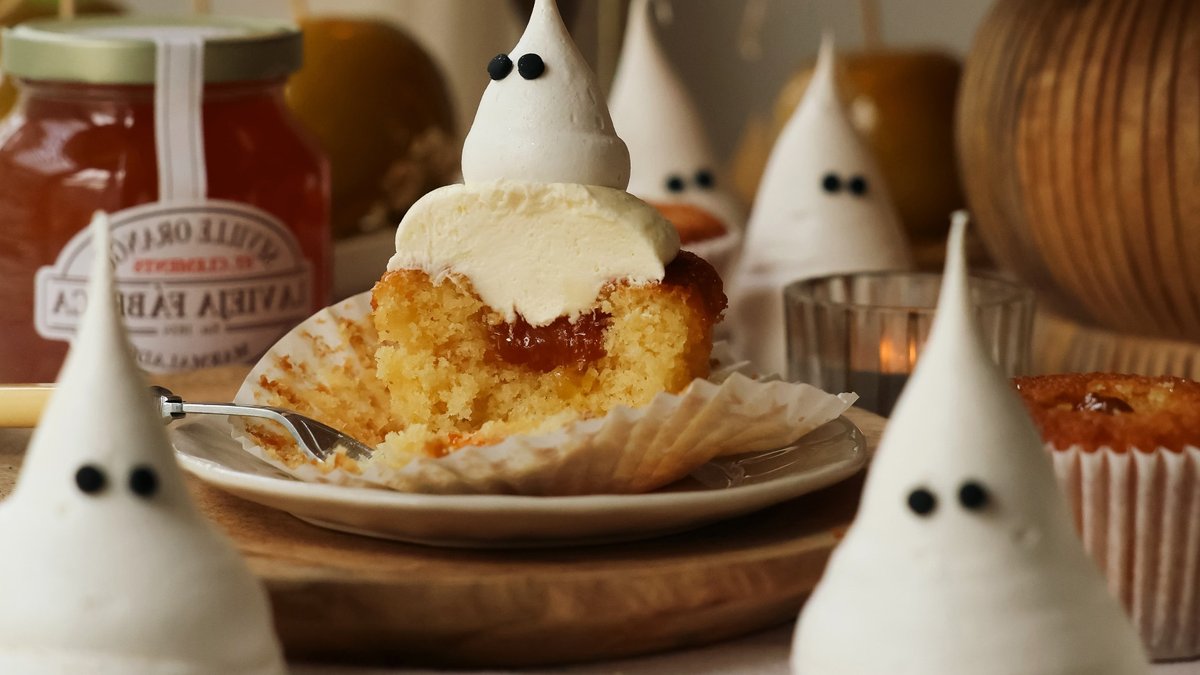 Marmalade ghost cupcakes become festive baking favorite Marmalade ghost cupcakes become festive baking favorite - marmalade ghost cupcakes