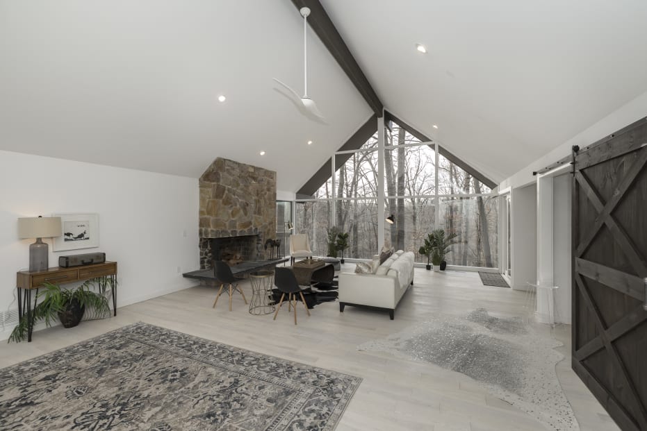 Staged Room Interior Photo