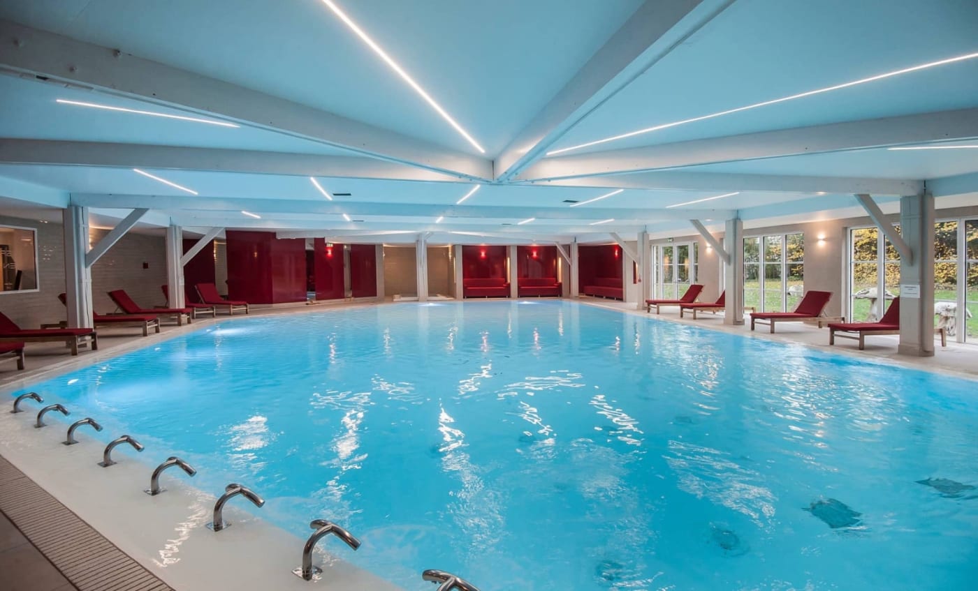La piscina interior del Spa d'Opale en Le Grand Hôtel Le Touquet