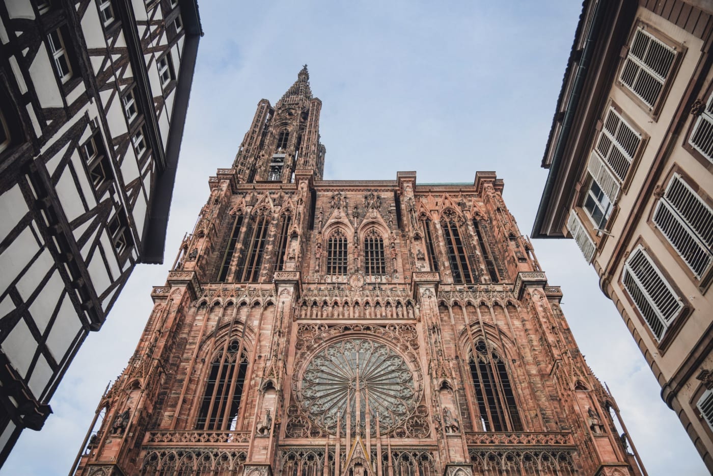Das Straßburger Münster (Cathédrale Notre-Dame de Strasbourg), nur wenige Minuten vom Cour du Corbeau entfernt