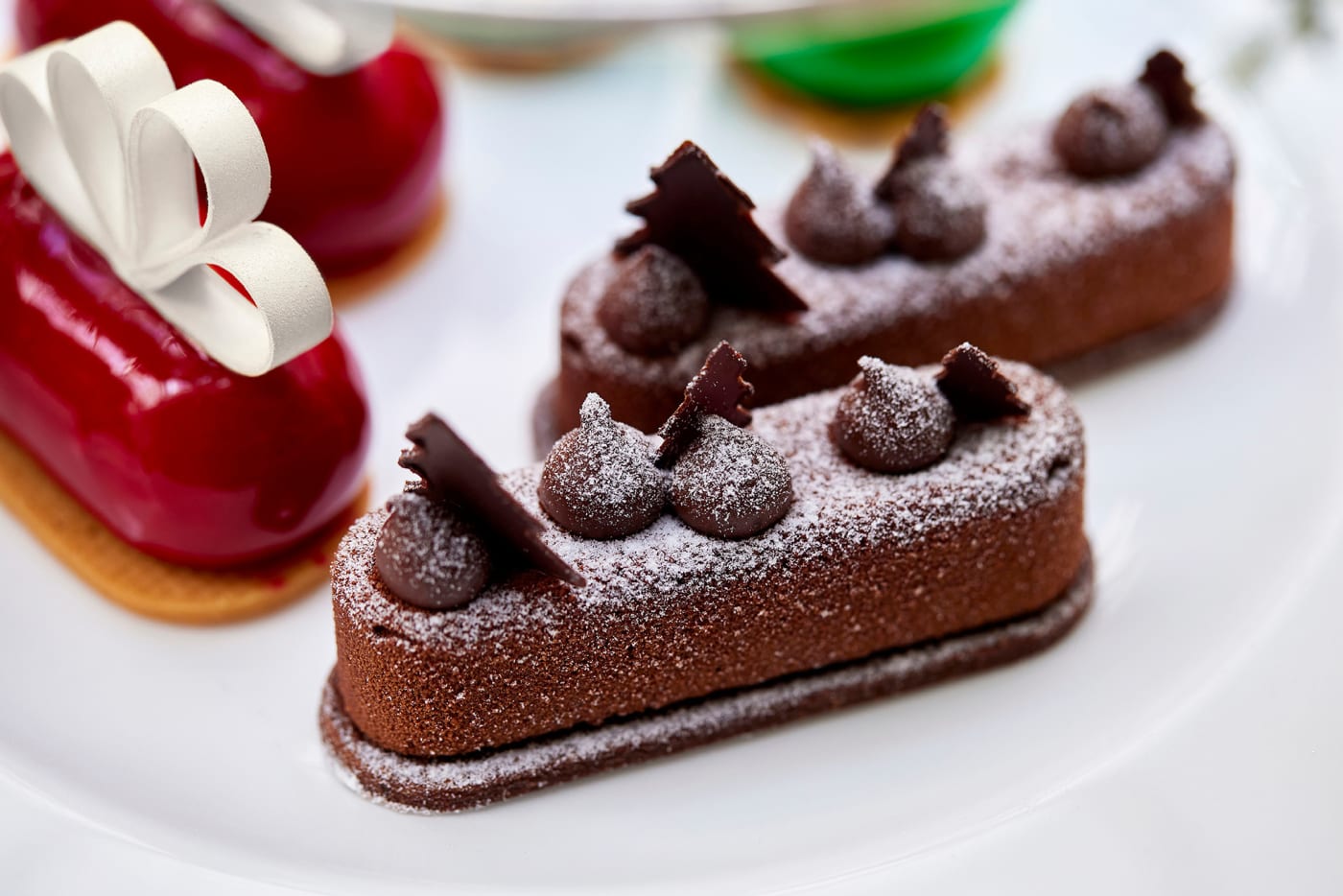 Das Gebäck des Festive Bridgerton Afternoon Tea 2026 im Lanesborough
