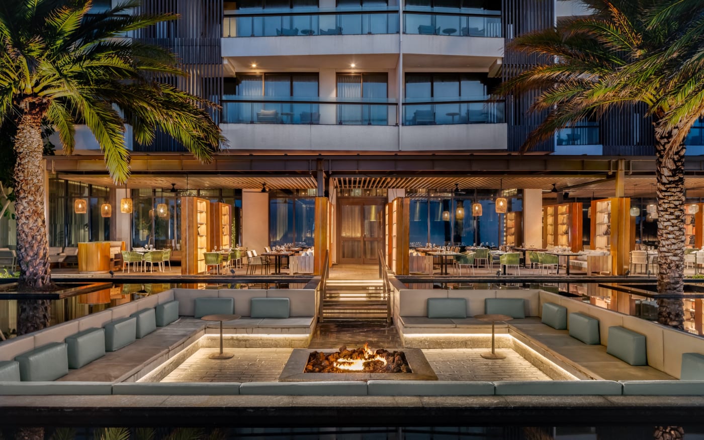 El vestíbulo del restaurante Malpeque en el Waldorf Astoria Riviera Maya