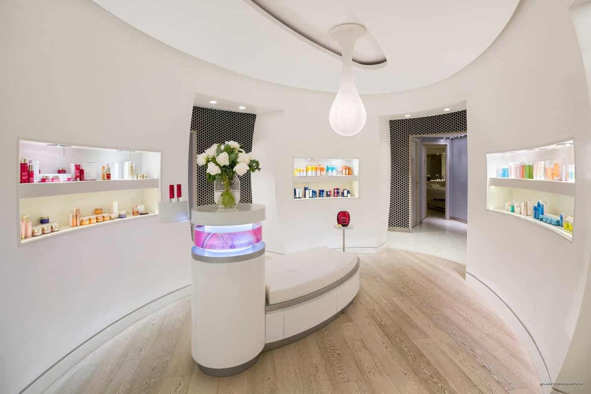 The pristine reception of the Spa by Clarins at Hôtel de Paris Saint-Tropez