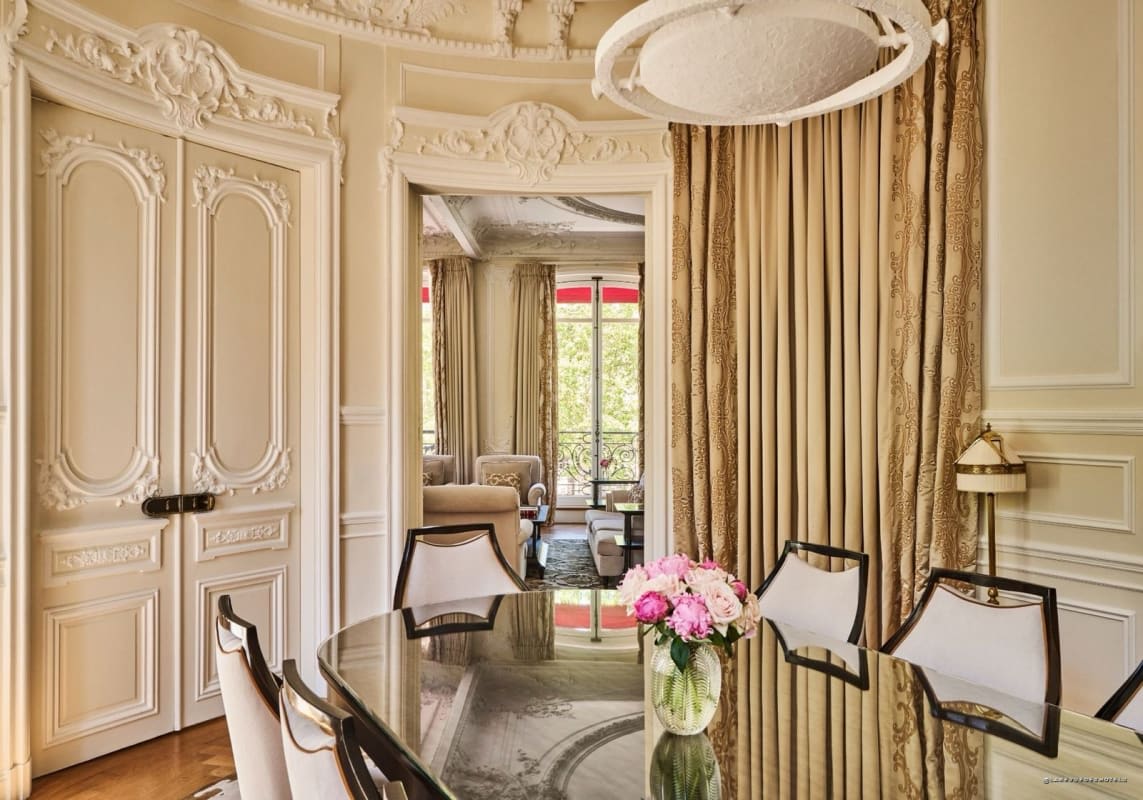 Salle à manger de la Suite Signature George V à l'Hôtel Fouquet's Paris