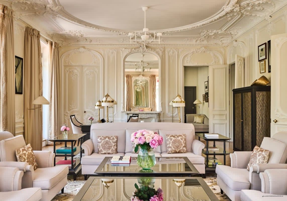 Suite George V de l'Hôtel Fouquet's Paris, chambre au décor raffiné signé Jacques Garcia