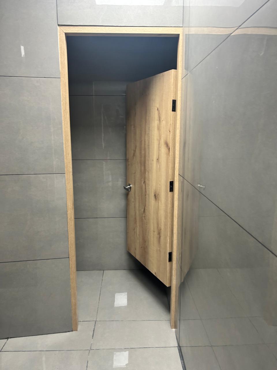 Puertas de Baño 2
